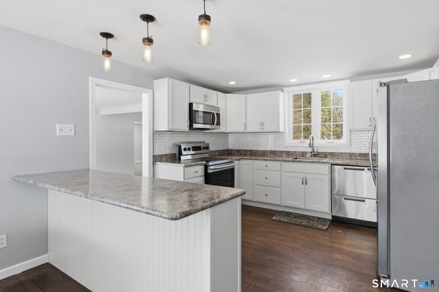 322 Tunxis Avenue, Bloomfield, CT 06002