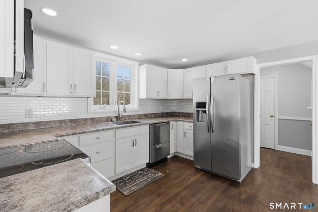 322 Tunxis Avenue, Bloomfield, CT 06002