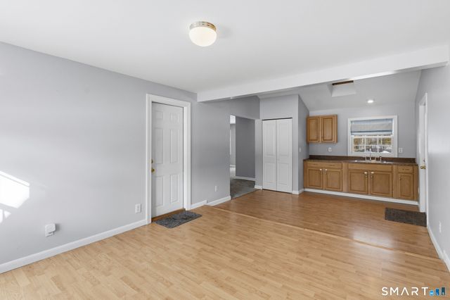 322 Tunxis Avenue, Bloomfield, CT 06002