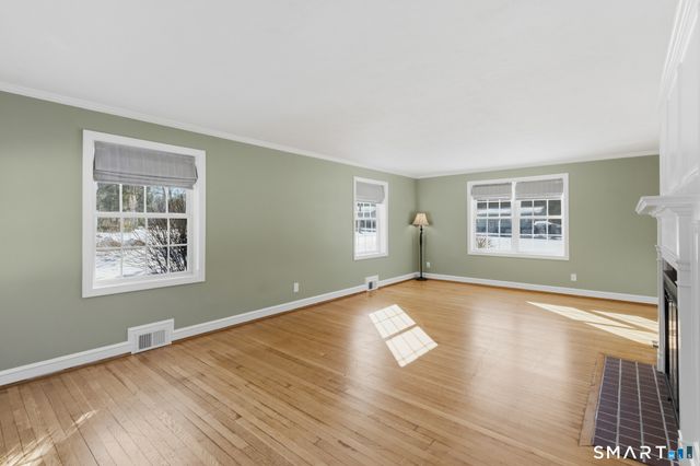 322 Tunxis Avenue, Bloomfield, CT 06002