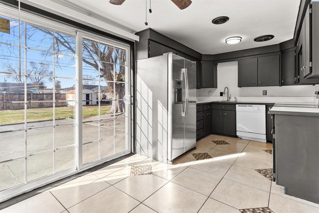 806 S Garfield Street, Kennewick, WA 99336