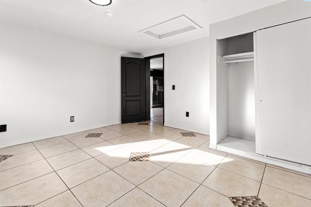 806 S Garfield Street, Kennewick, WA 99336