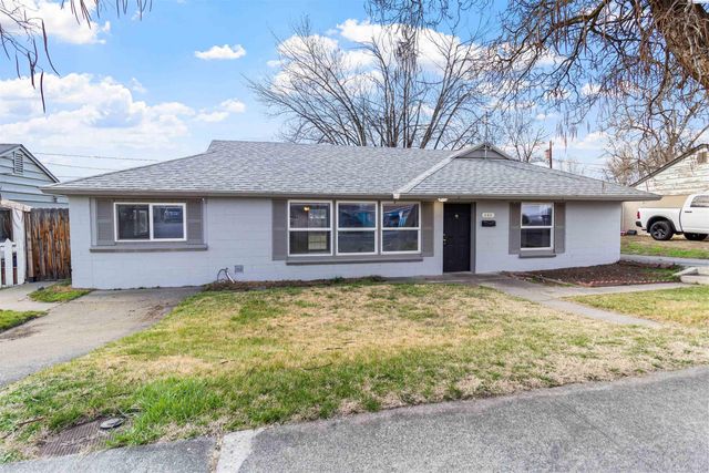 806 S Garfield Street, Kennewick, WA 99336