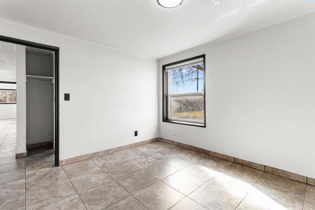 806 S Garfield Street, Kennewick, WA 99336