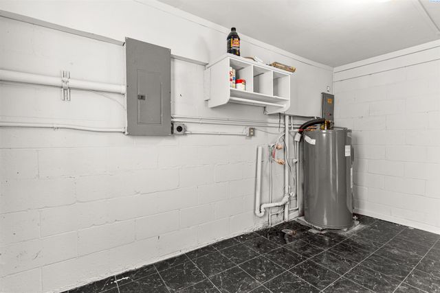 806 S Garfield Street, Kennewick, WA 99336