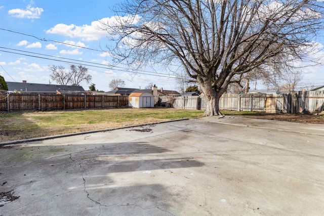 806 S Garfield Street, Kennewick, WA 99336