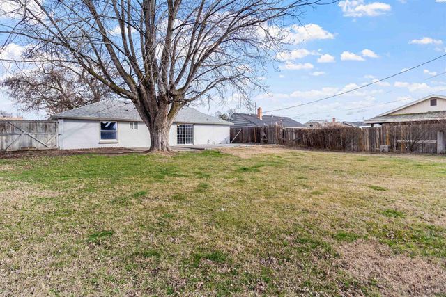 806 S Garfield Street, Kennewick, WA 99336