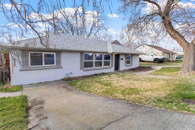 806 S Garfield Street, Kennewick, WA 99336