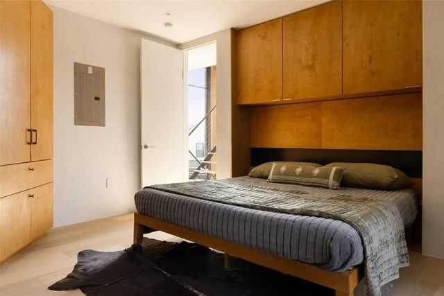 2302 E 11th ST, Austin, TX 78702