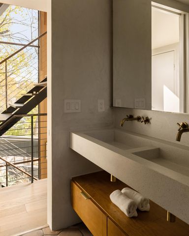 2302 E 11th ST, Austin, TX 78702