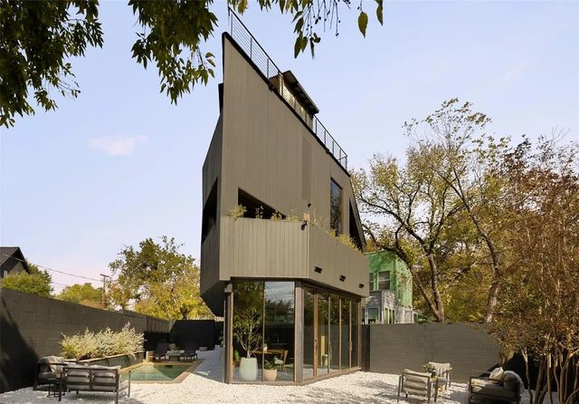 2302 E 11th ST, Austin, TX 78702