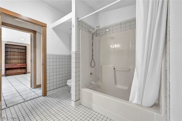 557 Ladyne Avenue NW, Bolivar, OH 44612