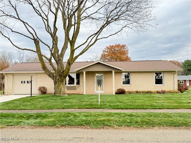 557 Ladyne Avenue NW, Bolivar, OH 44612