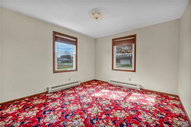 557 Ladyne Avenue NW, Bolivar, OH 44612