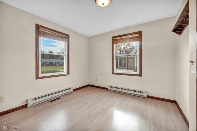 557 Ladyne Avenue NW, Bolivar, OH 44612