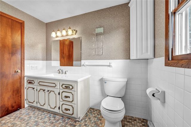 557 Ladyne Avenue NW, Bolivar, OH 44612