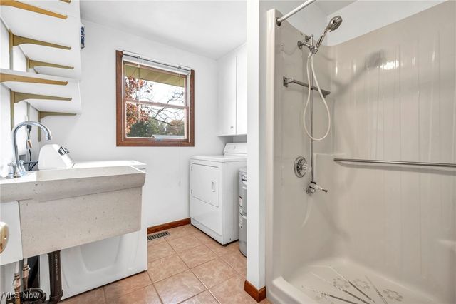 557 Ladyne Avenue NW, Bolivar, OH 44612