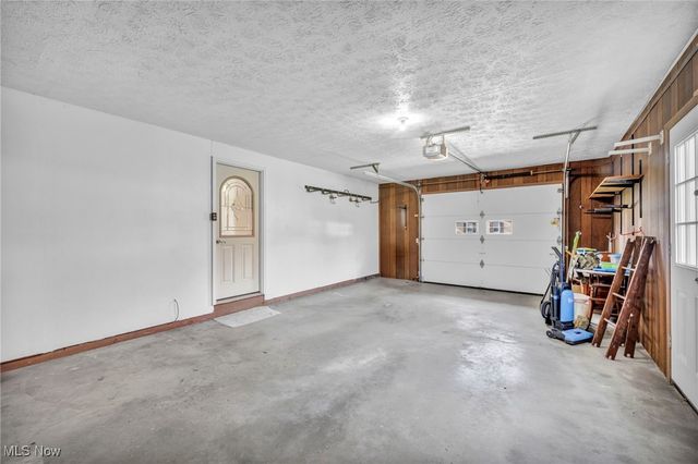 557 Ladyne Avenue NW, Bolivar, OH 44612