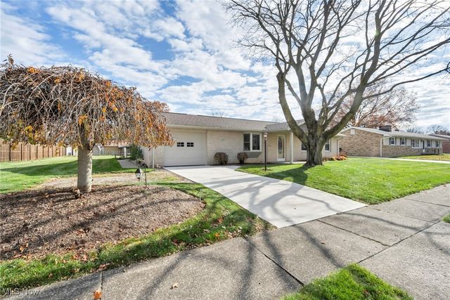 557 Ladyne Avenue NW, Bolivar, OH 44612