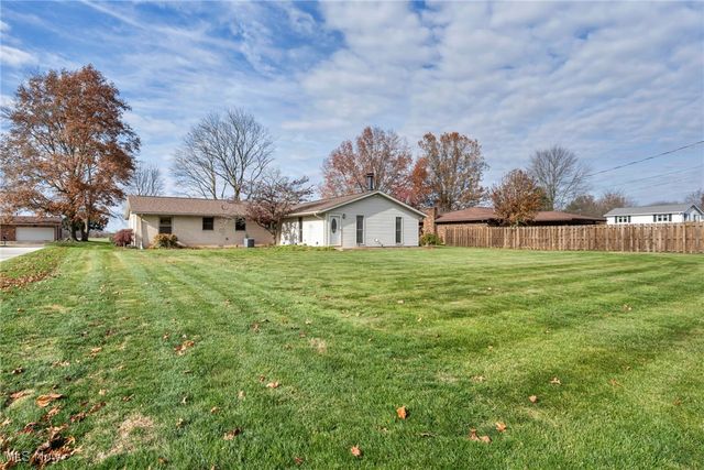 557 Ladyne Avenue NW, Bolivar, OH 44612