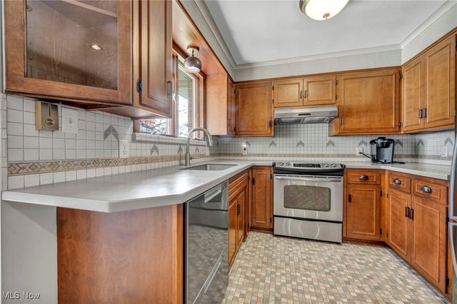 557 Ladyne Avenue NW, Bolivar, OH 44612