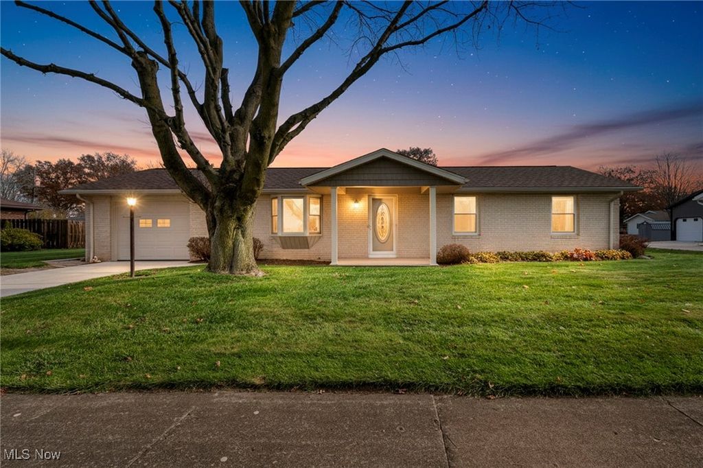 557 Ladyne Avenue NW, Bolivar, OH 44612