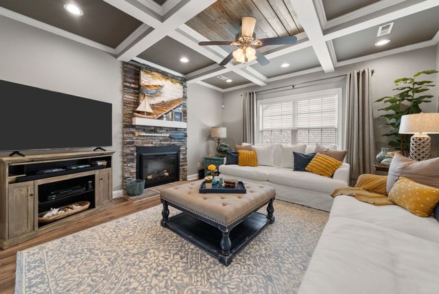 103 Sycamore Hill Dr, Clarksville, TN 37042