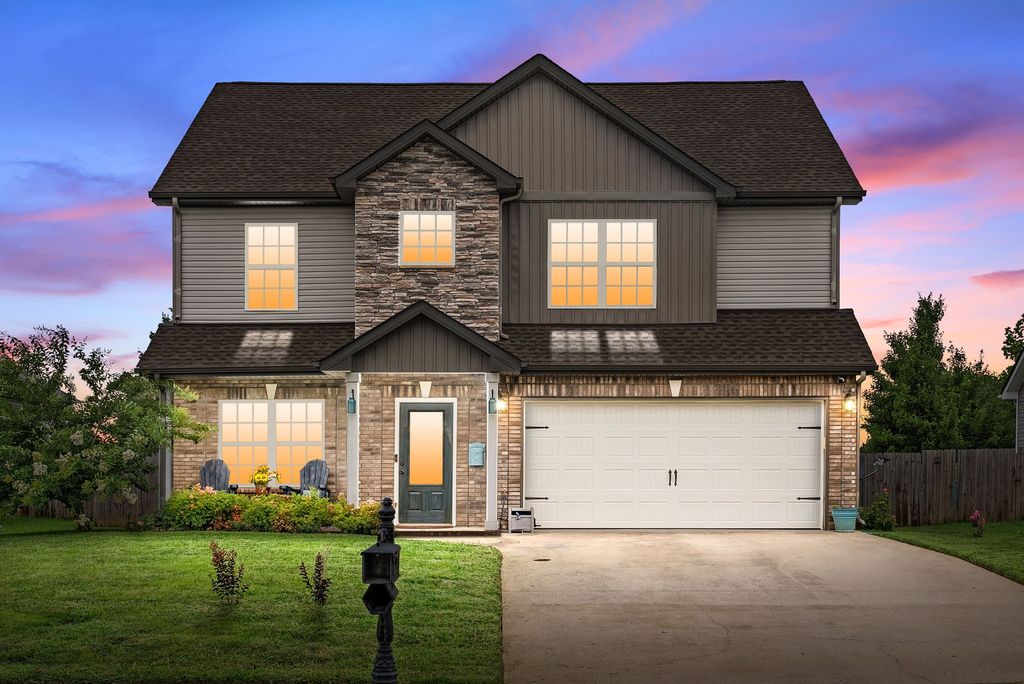 103 Sycamore Hill Dr, Clarksville, TN 37042