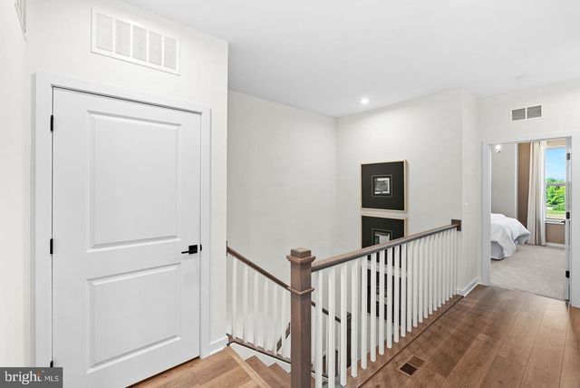 19712 MISTY MOSS SQ, Ashburn, VA 20147