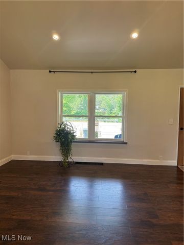 3130 S River Road, Zanesville, OH 43701