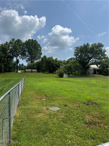 3130 S River Road, Zanesville, OH 43701