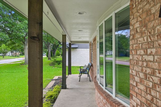 13745 Rolling Hills Lane, Dallas, TX 75240