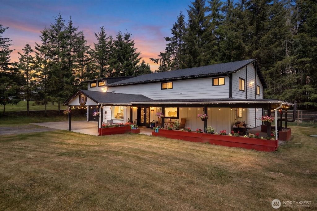 1785 Centralia Alpha Road, Chehalis, WA 98532