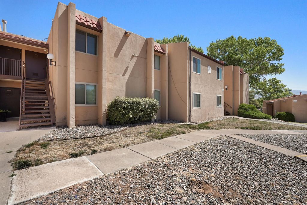 937 Country Club Drive SE Unit F, Rio Rancho, NM 87124