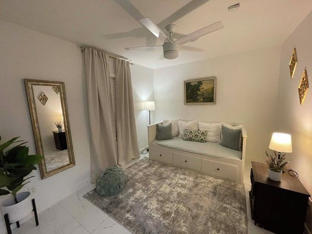1401 Tetbury LN, Austin, TX 78748