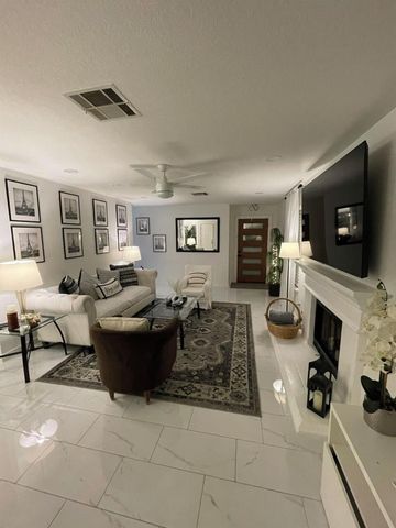 1401 Tetbury LN, Austin, TX 78748