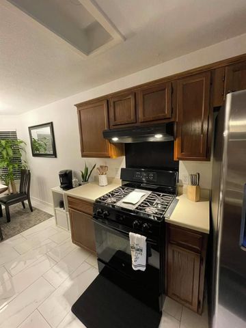 1401 Tetbury LN, Austin, TX 78748