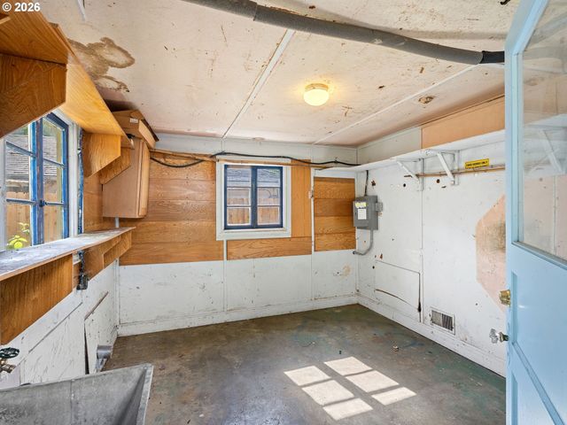 3136 Se Sellwood St, Milwaukie, OR 97222