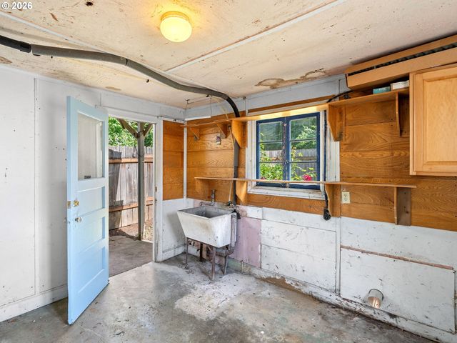 3136 Se Sellwood St, Milwaukie, OR 97222