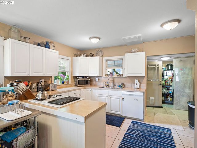 3136 Se Sellwood St, Milwaukie, OR 97222