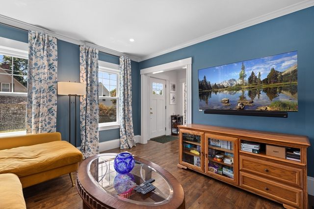 25 Bay View Ave, Plymouth, MA 02360