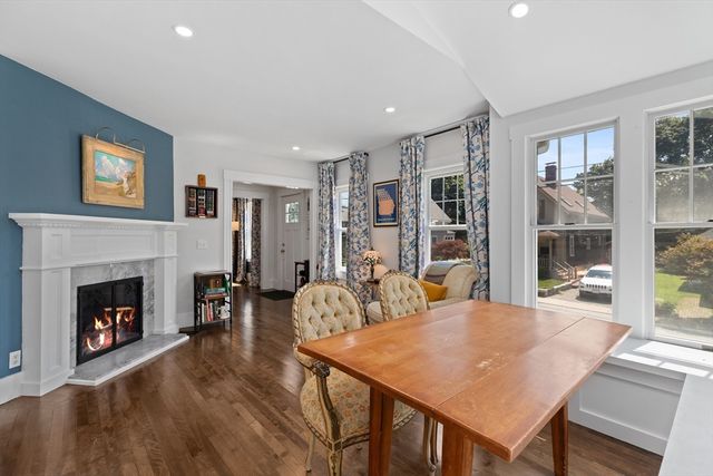 25 Bay View Ave, Plymouth, MA 02360