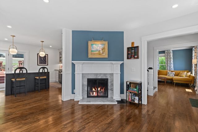 25 Bay View Ave, Plymouth, MA 02360