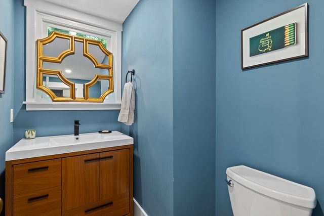 25 Bay View Ave, Plymouth, MA 02360
