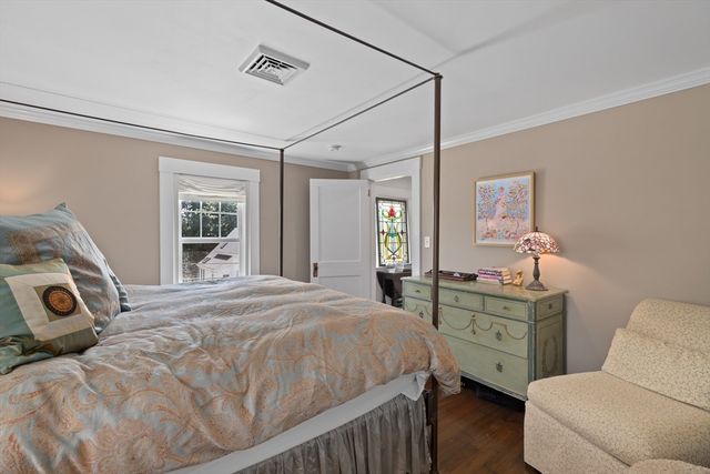 25 Bay View Ave, Plymouth, MA 02360