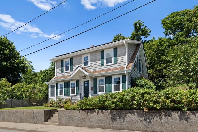 25 Bay View Ave, Plymouth, MA 02360
