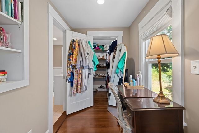 25 Bay View Ave, Plymouth, MA 02360