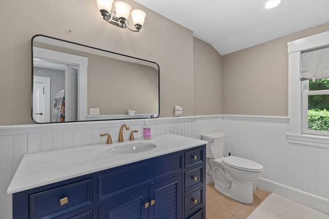 25 Bay View Ave, Plymouth, MA 02360