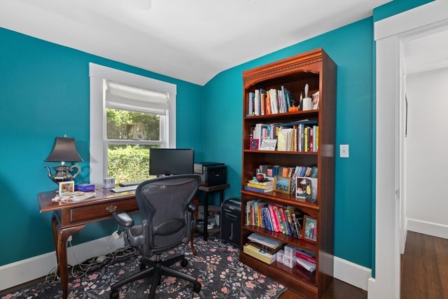 25 Bay View Ave, Plymouth, MA 02360