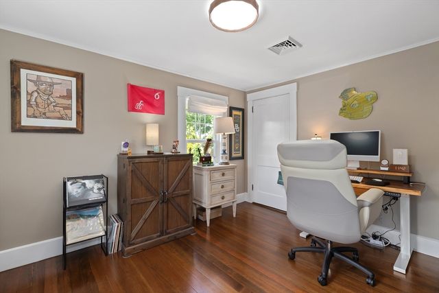 25 Bay View Ave, Plymouth, MA 02360